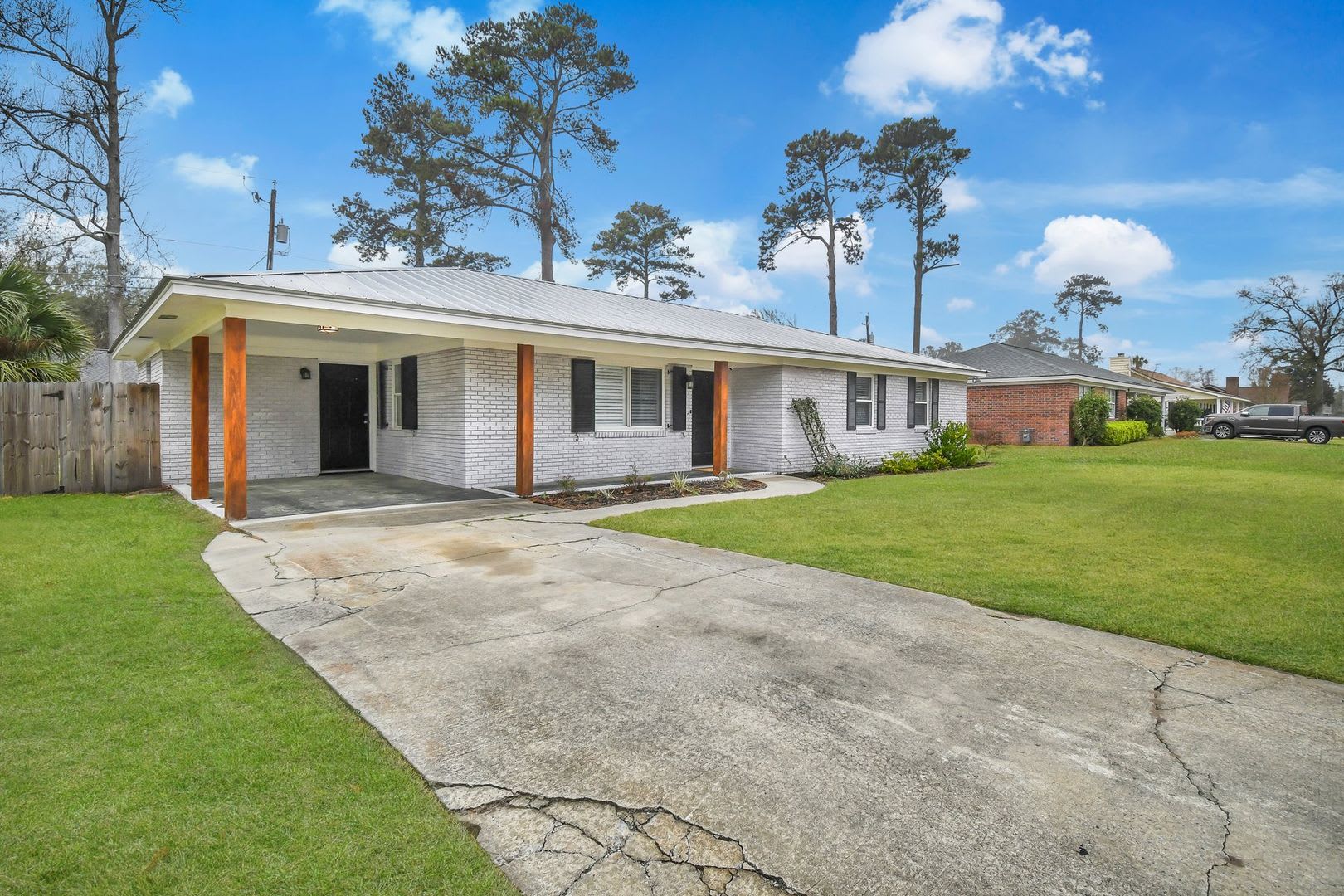 1015 Reita St – photo 4