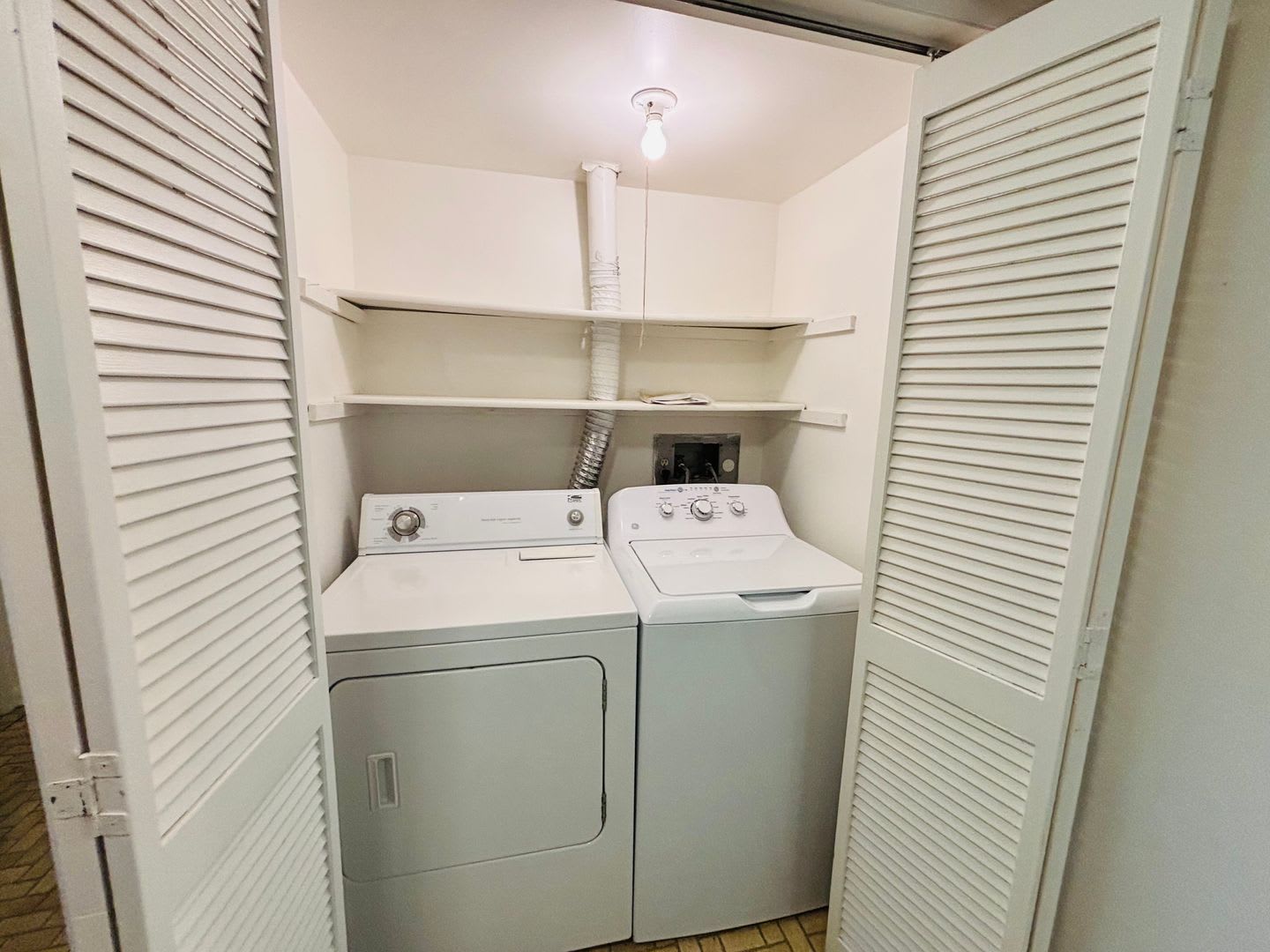 3 Bedroom 2.5 Bath Townhouse – photo 3