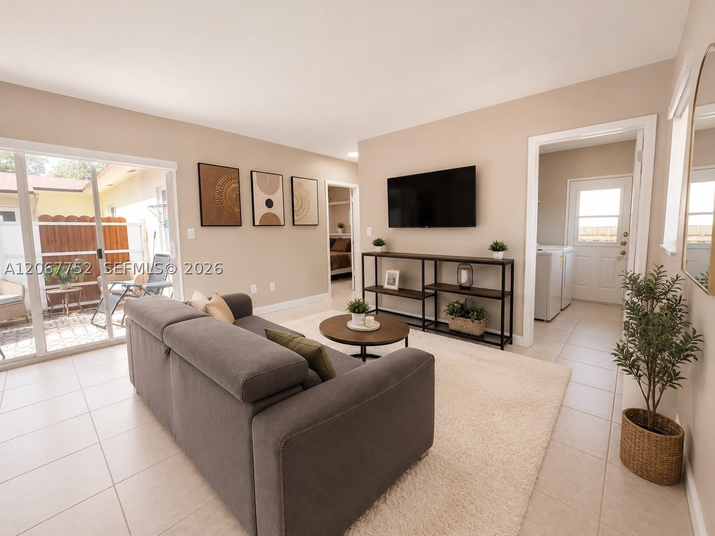 31 SW 8th St – photo 2
