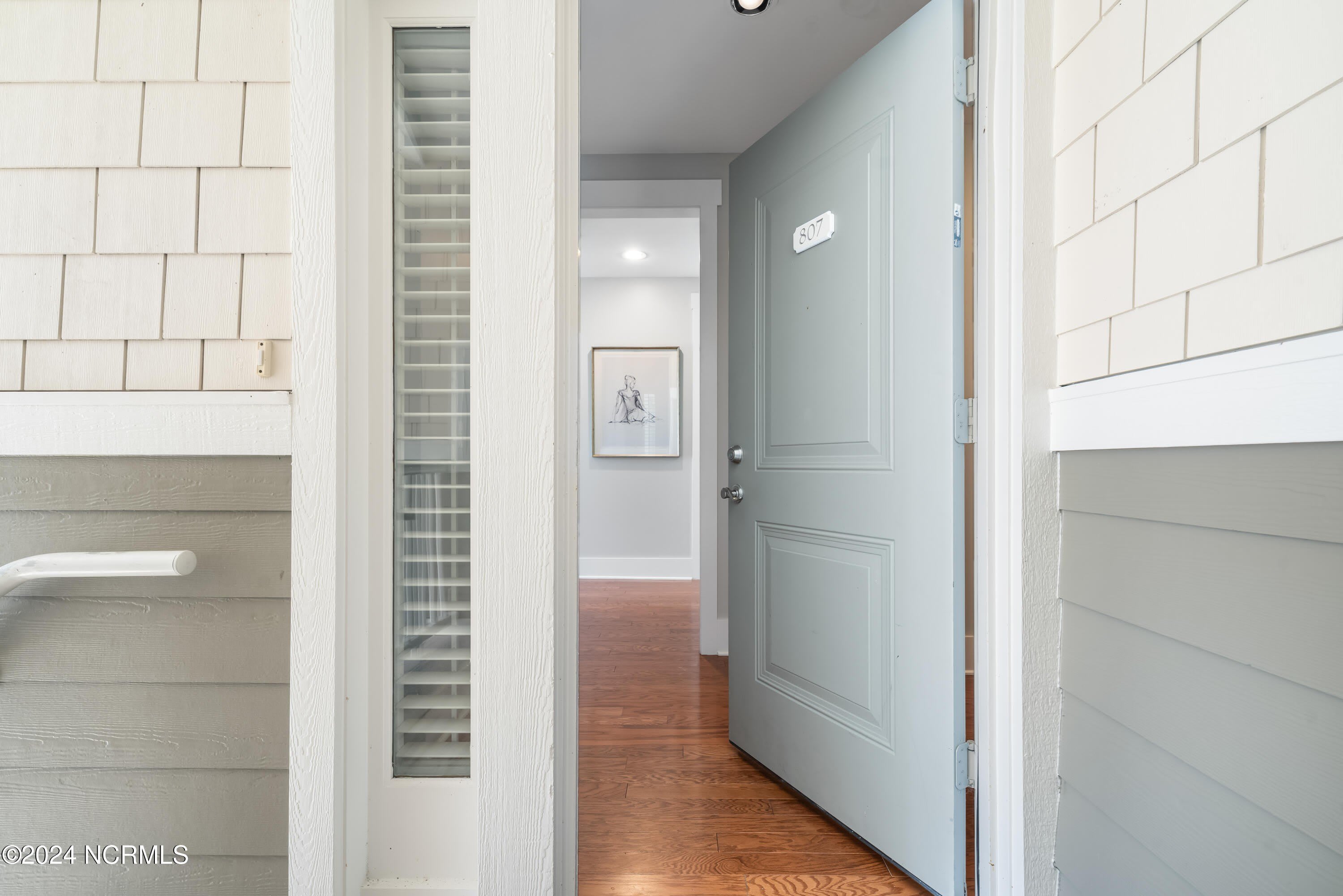 2537 St James Drive SE – photo 4