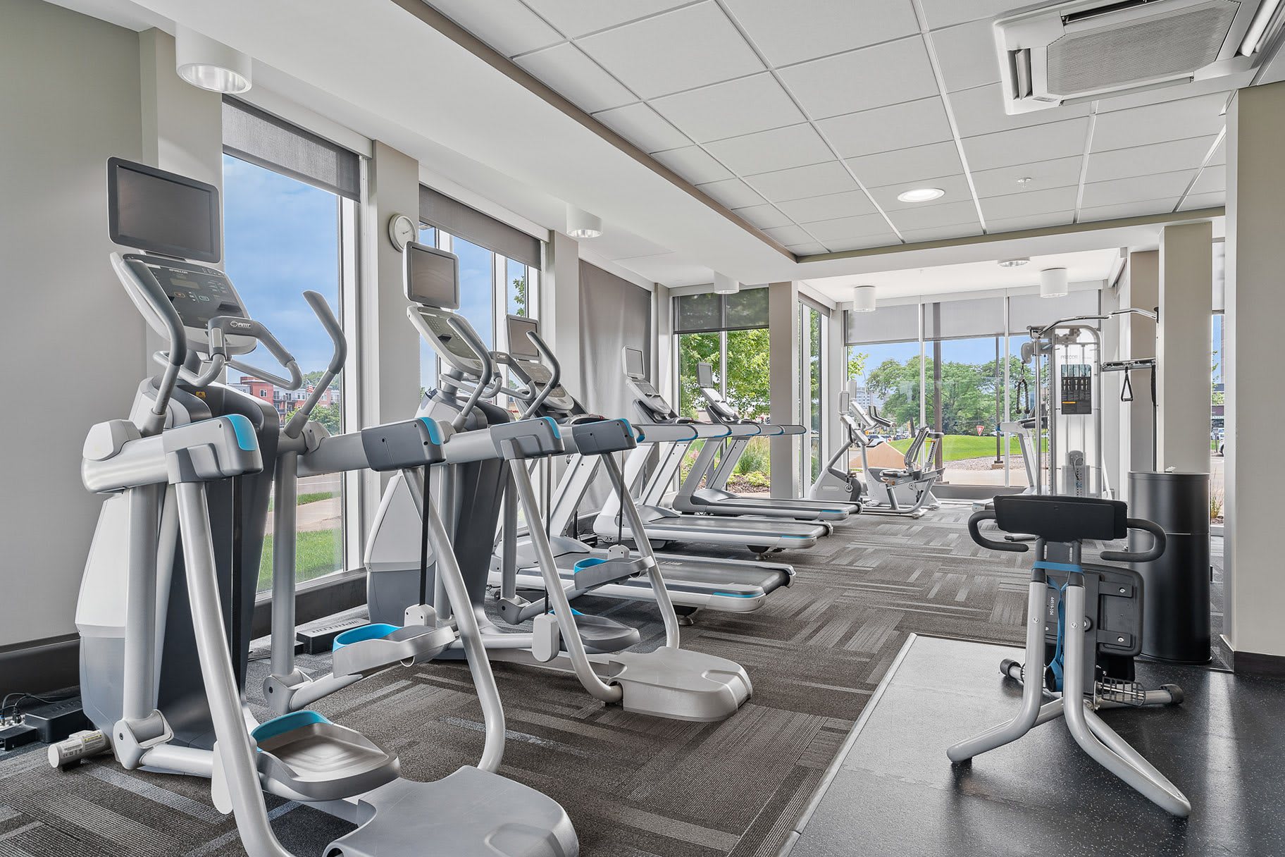 One Southdale Place – photo 5