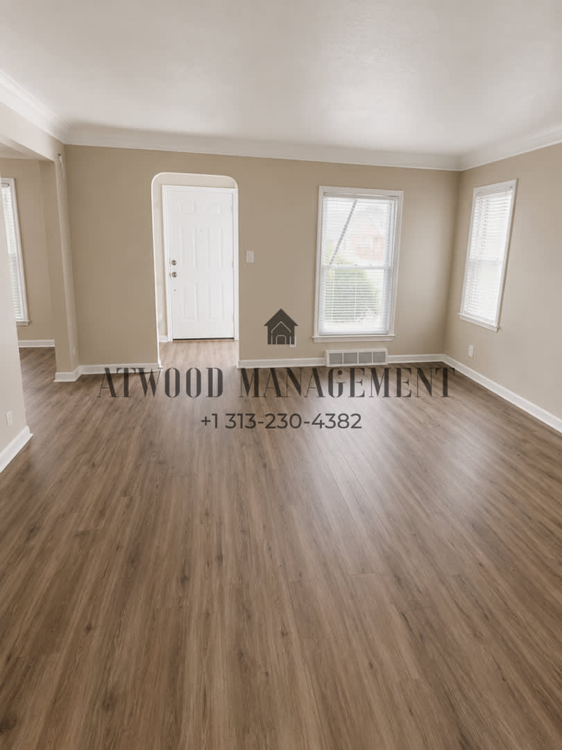 This beautifully updated 3-bedroom, 2-bath single-family home is ready for move-in! – photo 2