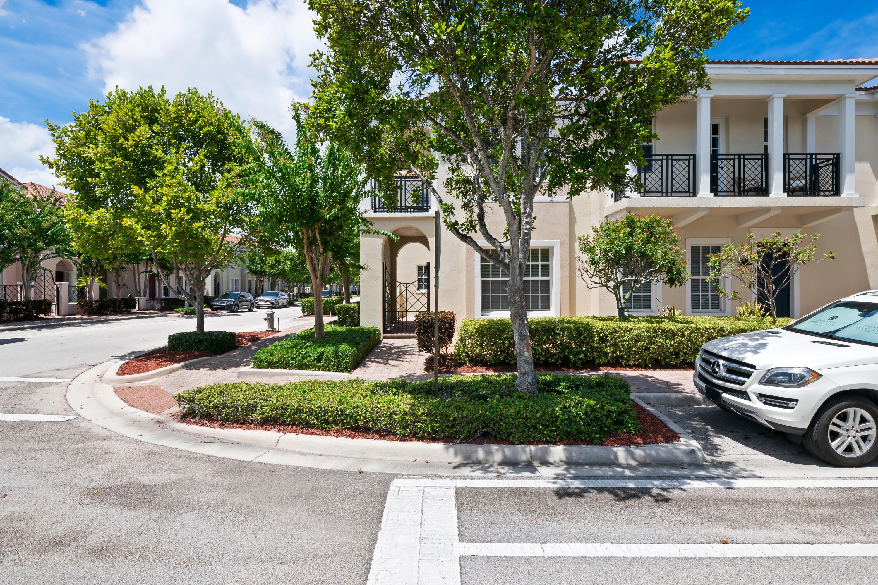870 NW 83RD Lane – photo 2
