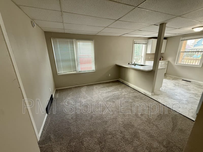 316 N Sherman ave – photo 4