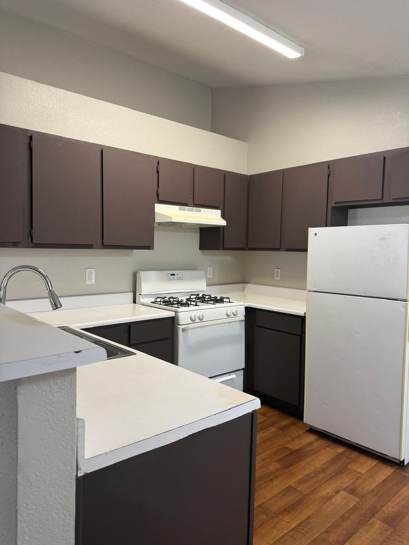Ready for Move In. One Month Free Rent – photo 4