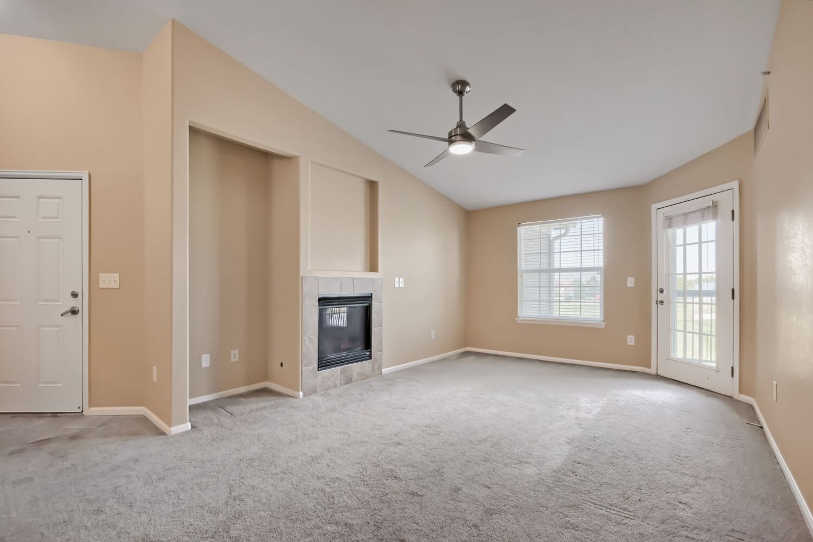 500 Off 1St Month S Rent Beautiful 2 Bedroom 2 Bathroom Condo At Blue Sky At Vista Ridge Available Now – photo 1