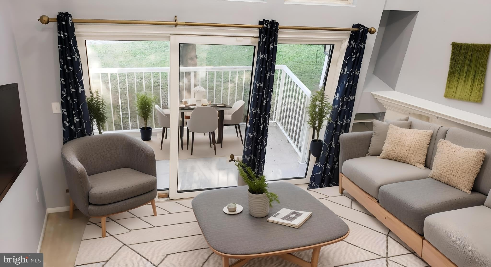 6 HALSTEAD PLACE – photo 1