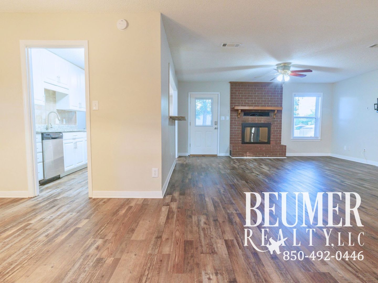 Charming Corner Haven 4BR/3BA Brick Home for Rent – photo 2