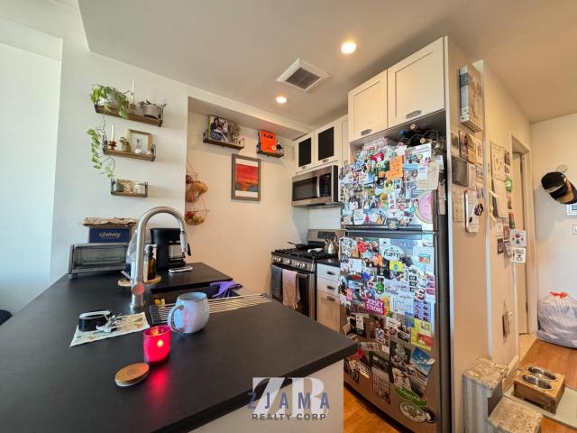 976 Fulton Street – photo 2