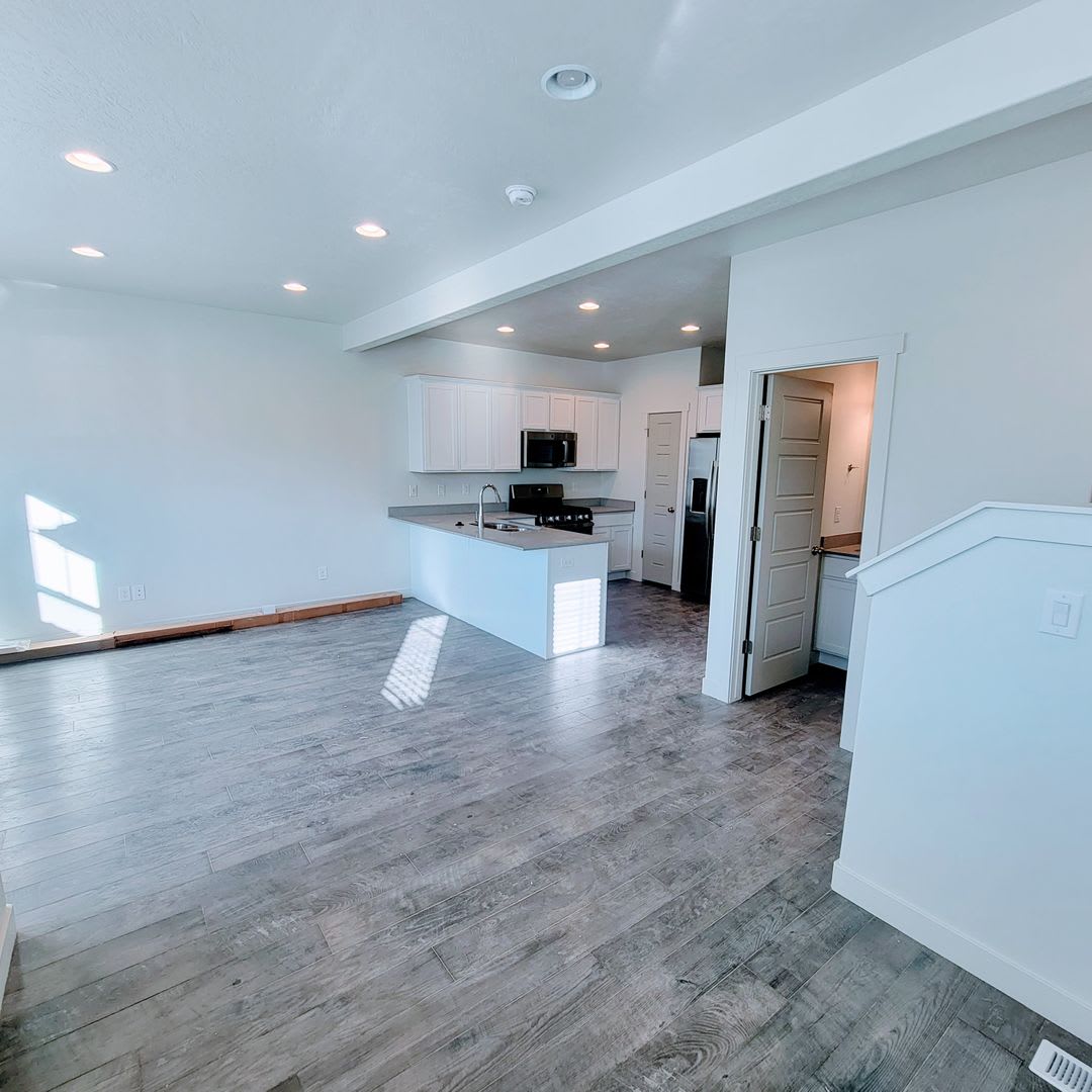 Incredible IVORY TOWNHOME!! – photo 4