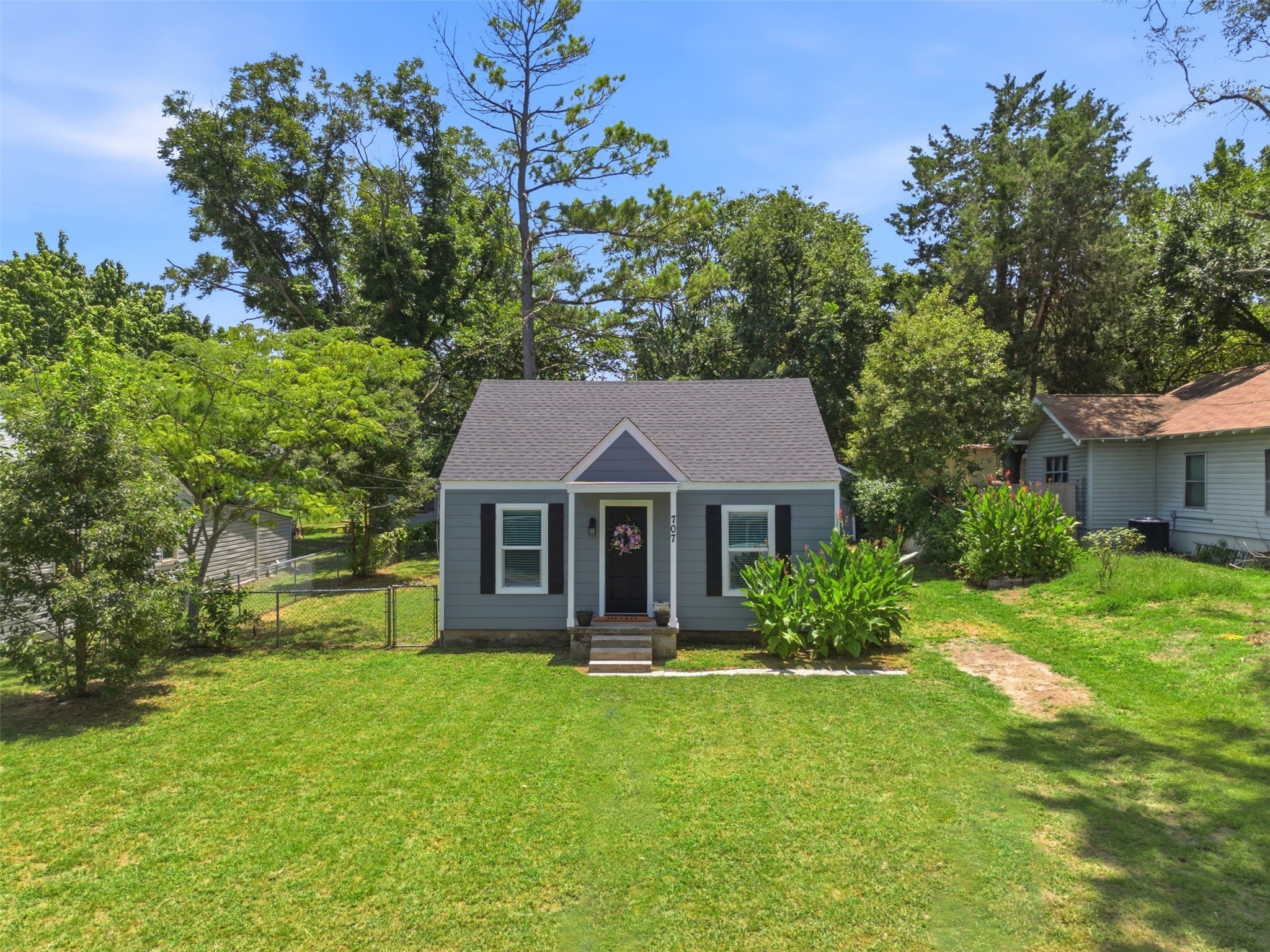 707 W Water Street – photo 1