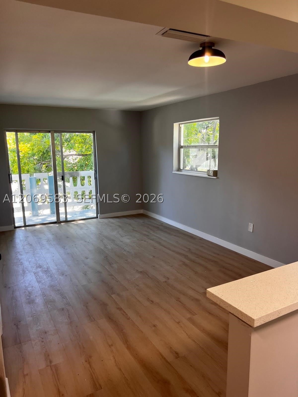 7820 NE Bayshore Ct – photo 4