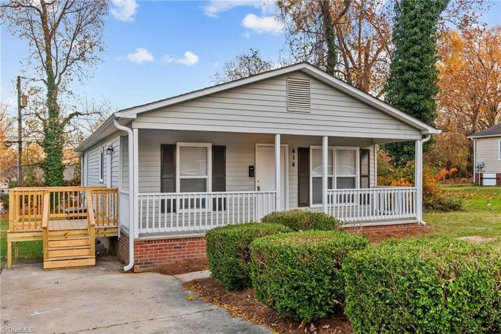 Greensboro 3 Bedroom, 1.5 Bathroom in charming neighborhood – photo 3