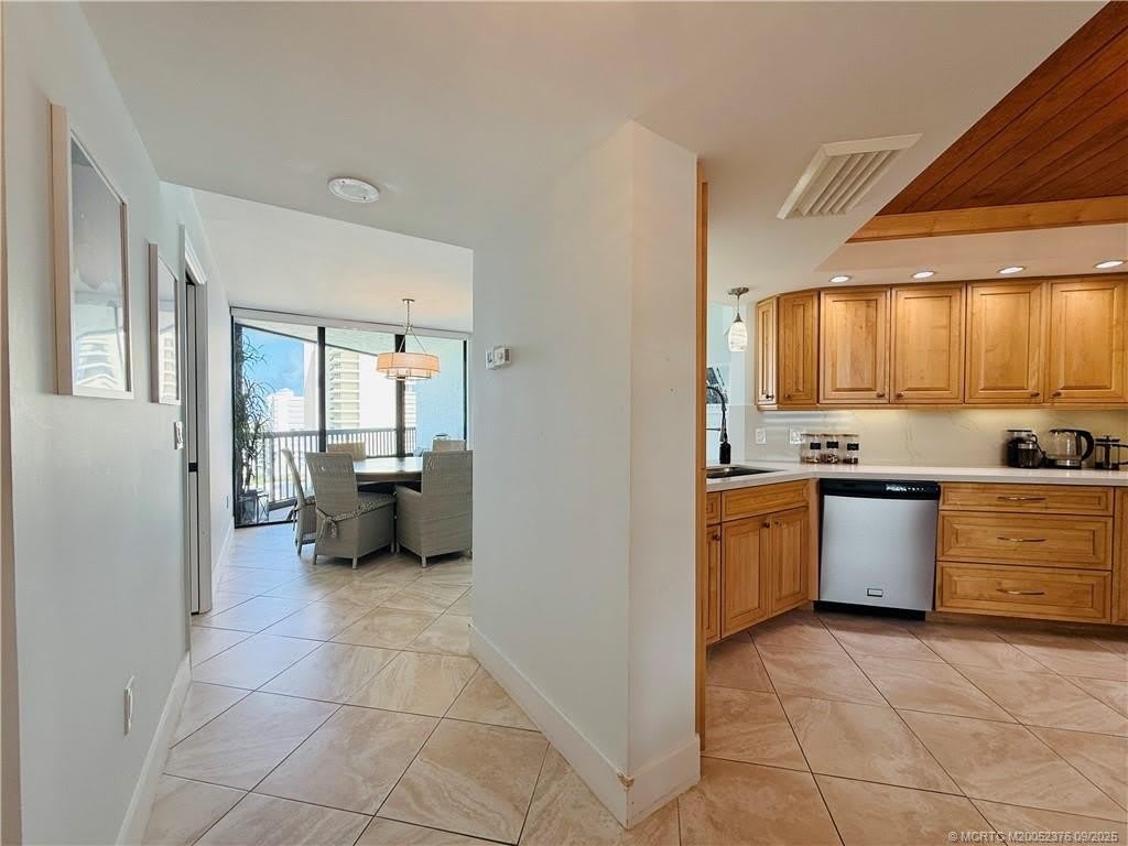 8800 S Ocean Drive – photo 4