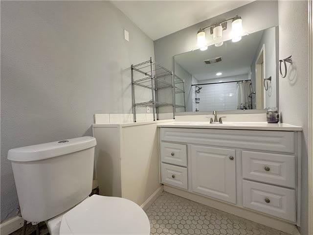 4500 BANKS Street – photo 5