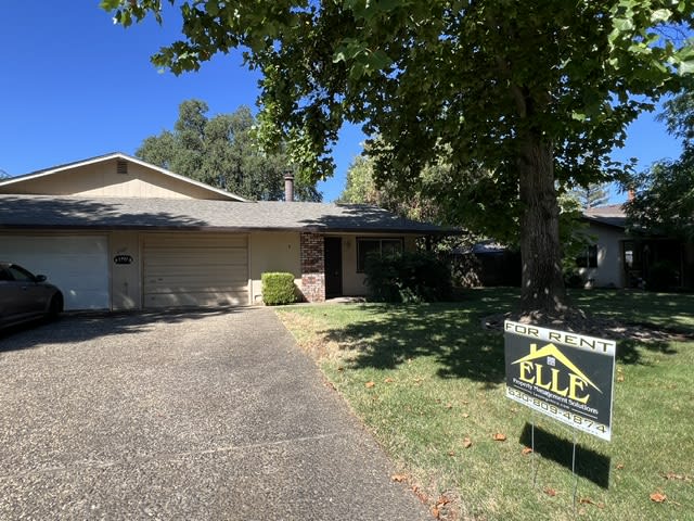 2907 Jolyn Way – photo 1