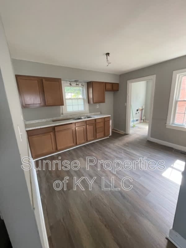4814 Westside Drive – photo 2