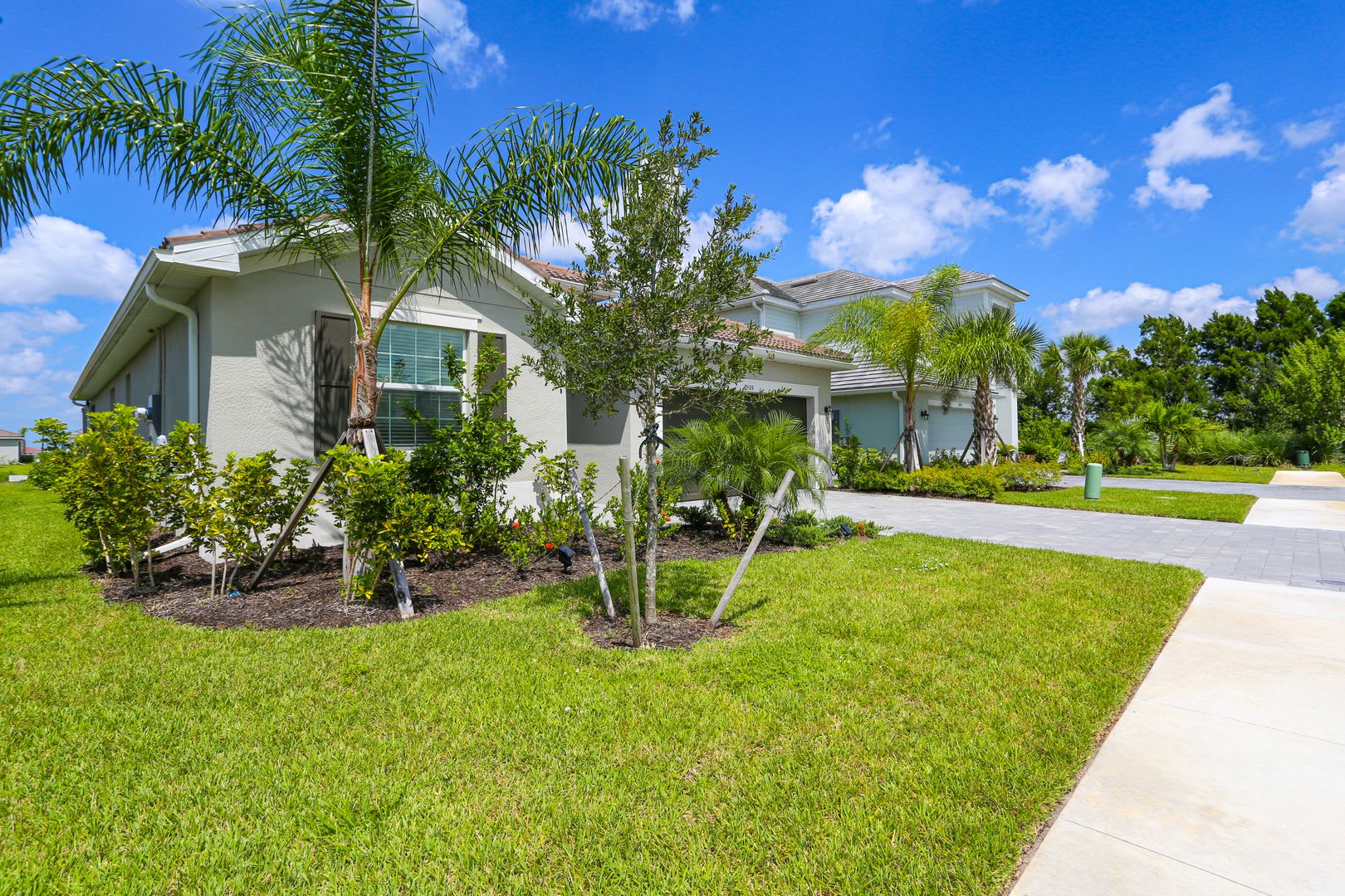 4 3 Heated Pool And Spa Furnished Home Modern In Highly Desired North Naples Available Starting April November 2026 Longer Term Or Short Term 3 Months Or More – photo 5