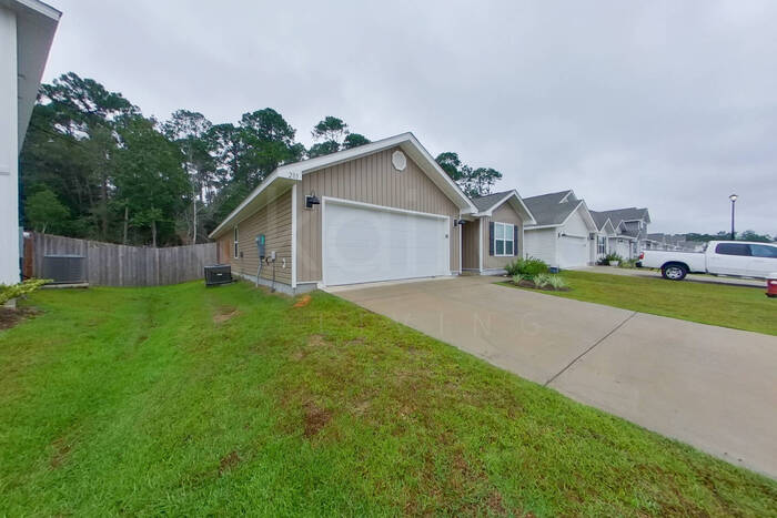285 Monarch Lane – photo 2