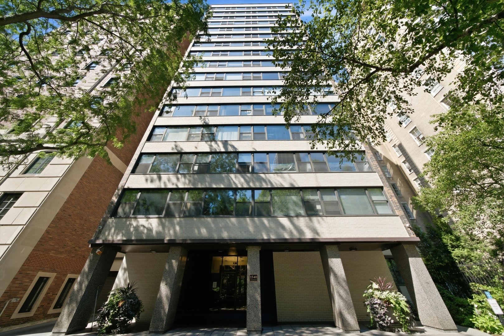 1540 N STATE Parkway – photo 1