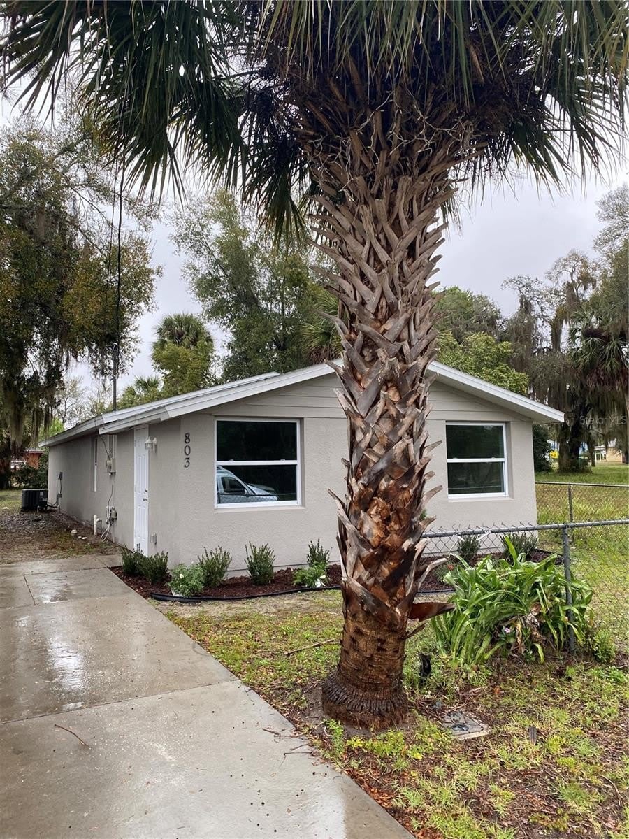 803 E HAZZARD Avenue – photo 1
