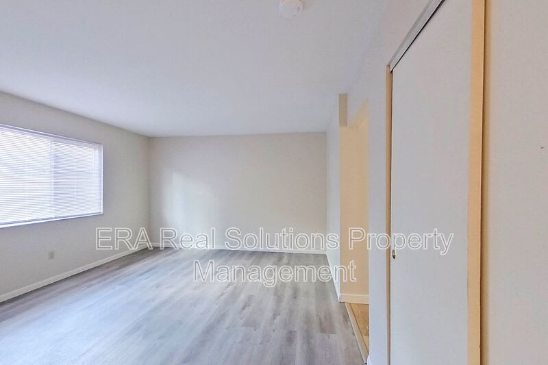 2462 Hiawatha Street – photo 4