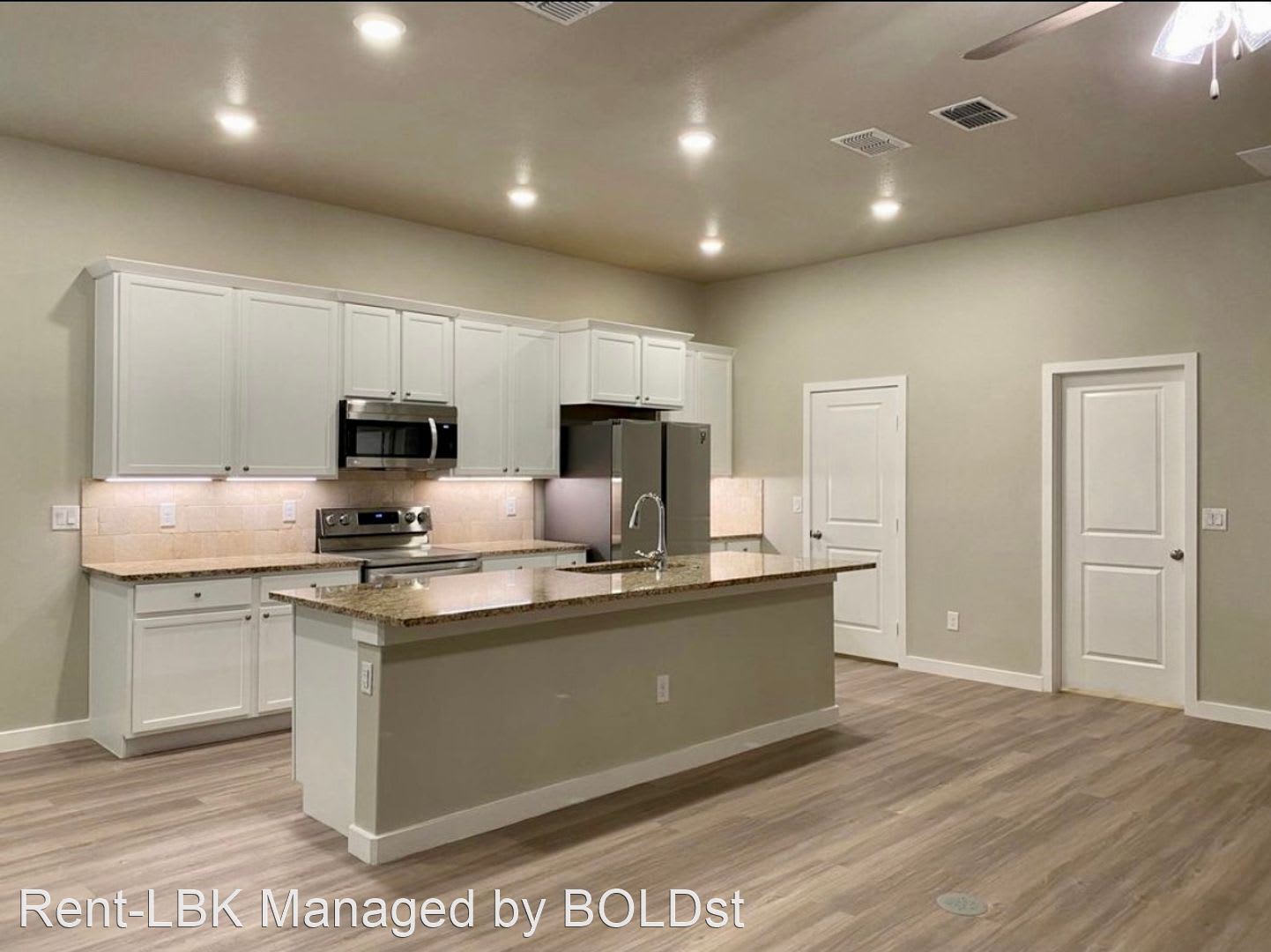 13711 Ave Q – photo 5