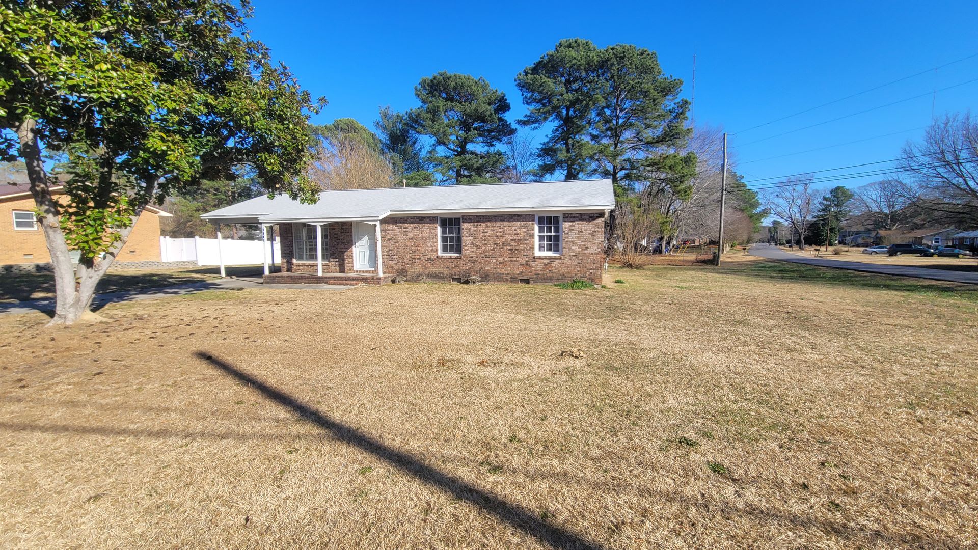 3br Ranch home on large lot – photo 1