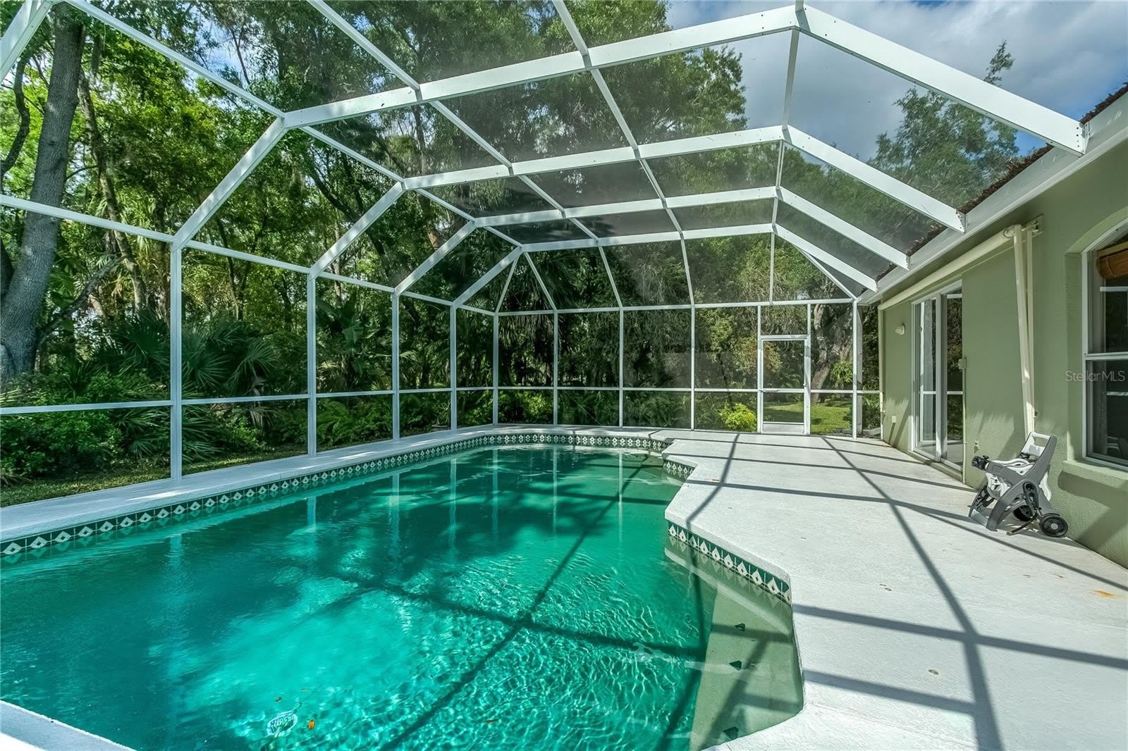11933 DERBYSHIRE Drive – photo 3