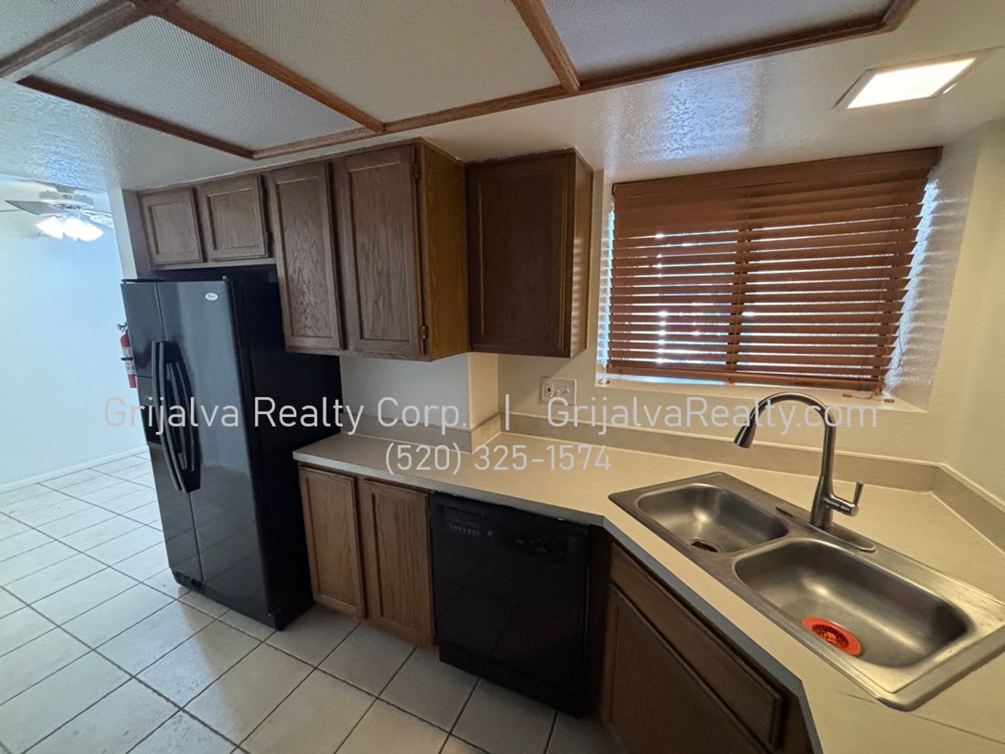 Beautiful Multi Story Townhouse Near Tucson Racquet Club Move In Special Prince Country Club – photo 5
