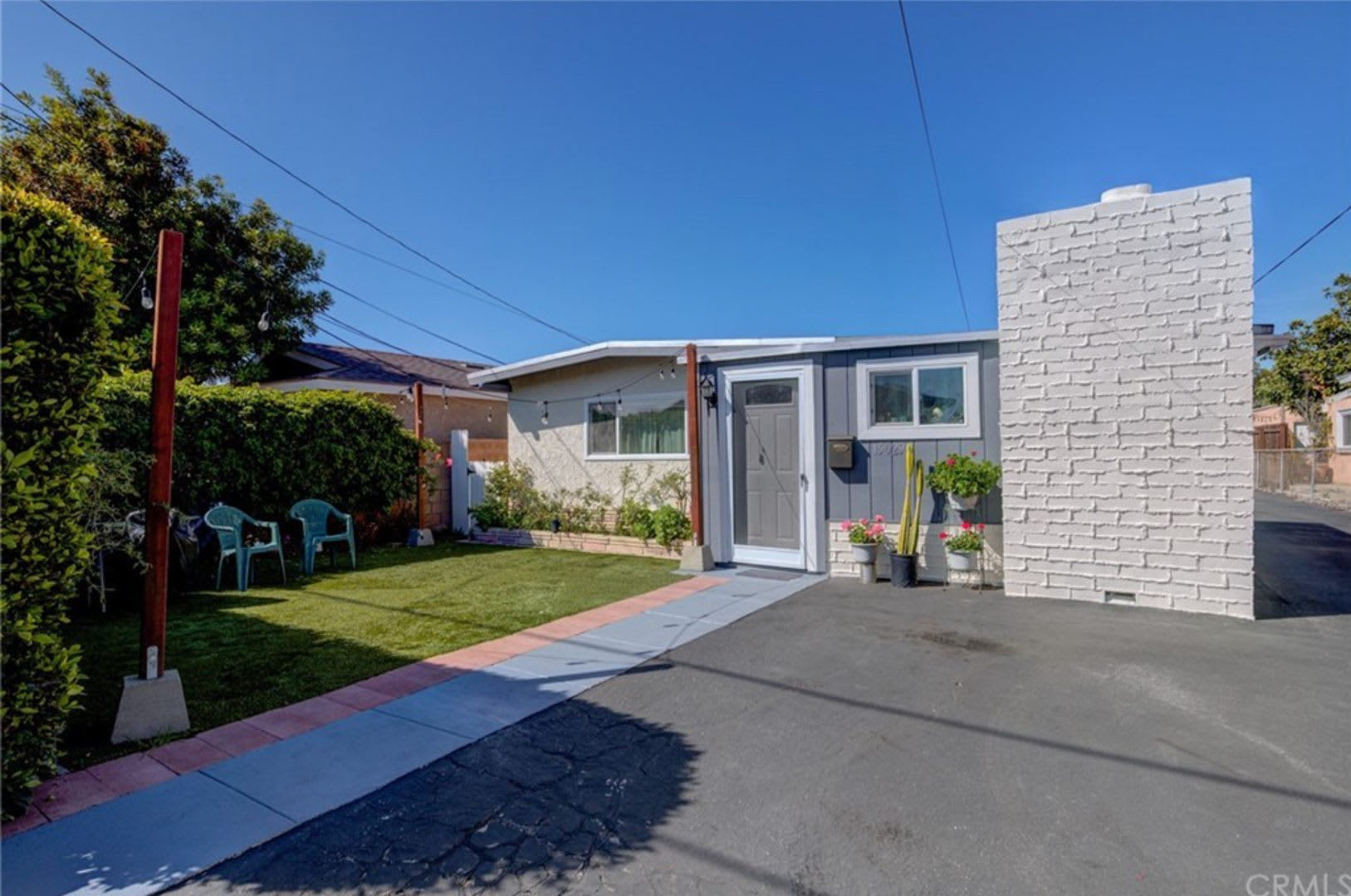 15627-15629 Freeman Avenue – photo 4