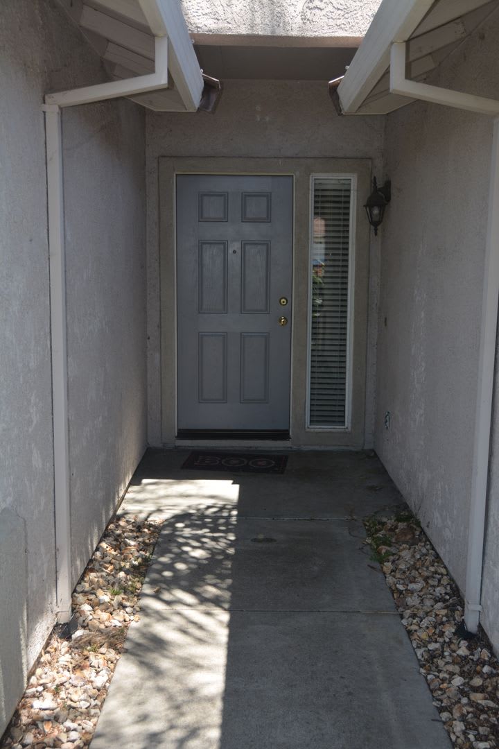 Sharp and clean Dallas Ranch area 4 bedroom, 2 bath home with 1,533 sq. ft – photo 2
