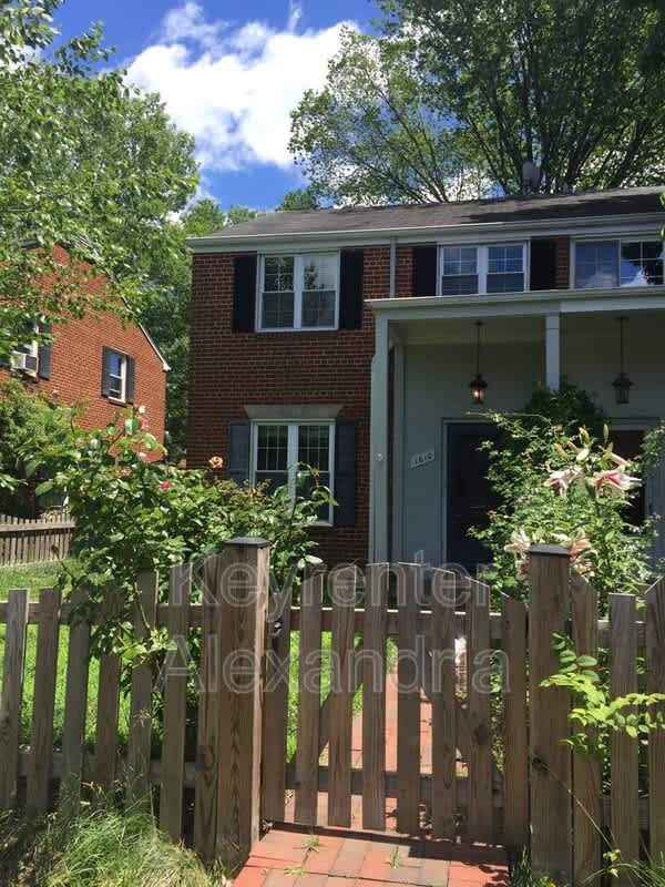 1610 Kenwood Ave – photo 1