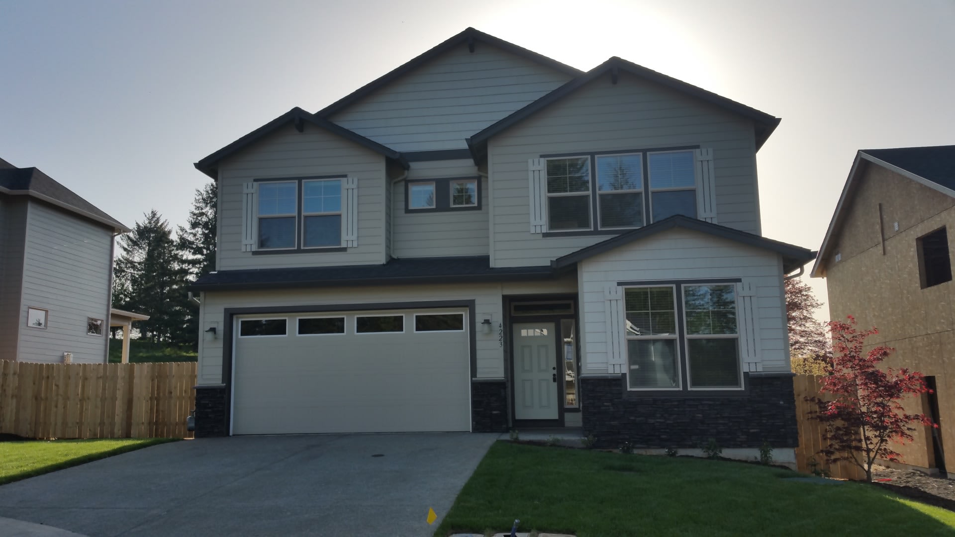 Beautiful 4BR in Camas! Modern Finishes! Close to Shopping & I-5! Schedule a tour today! – photo 1