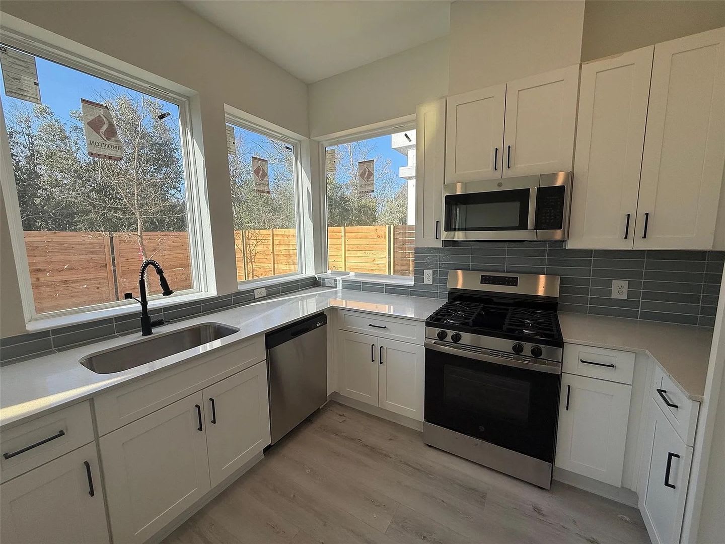 Room in 2 Bedroom Home at Riverside Farms Rd – photo 5