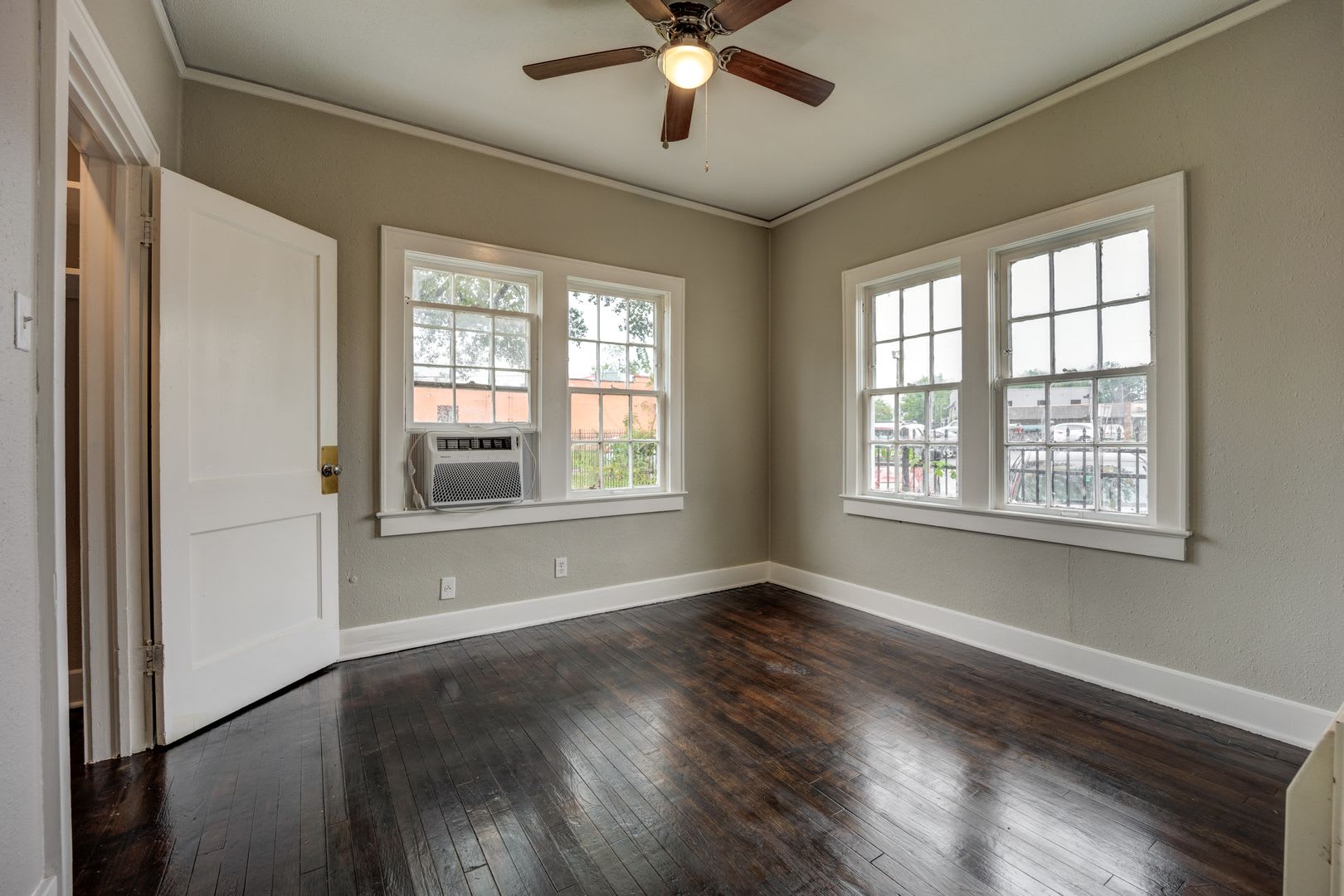 SF-065-16 & 18 North 15th Street Duplex – photo 2