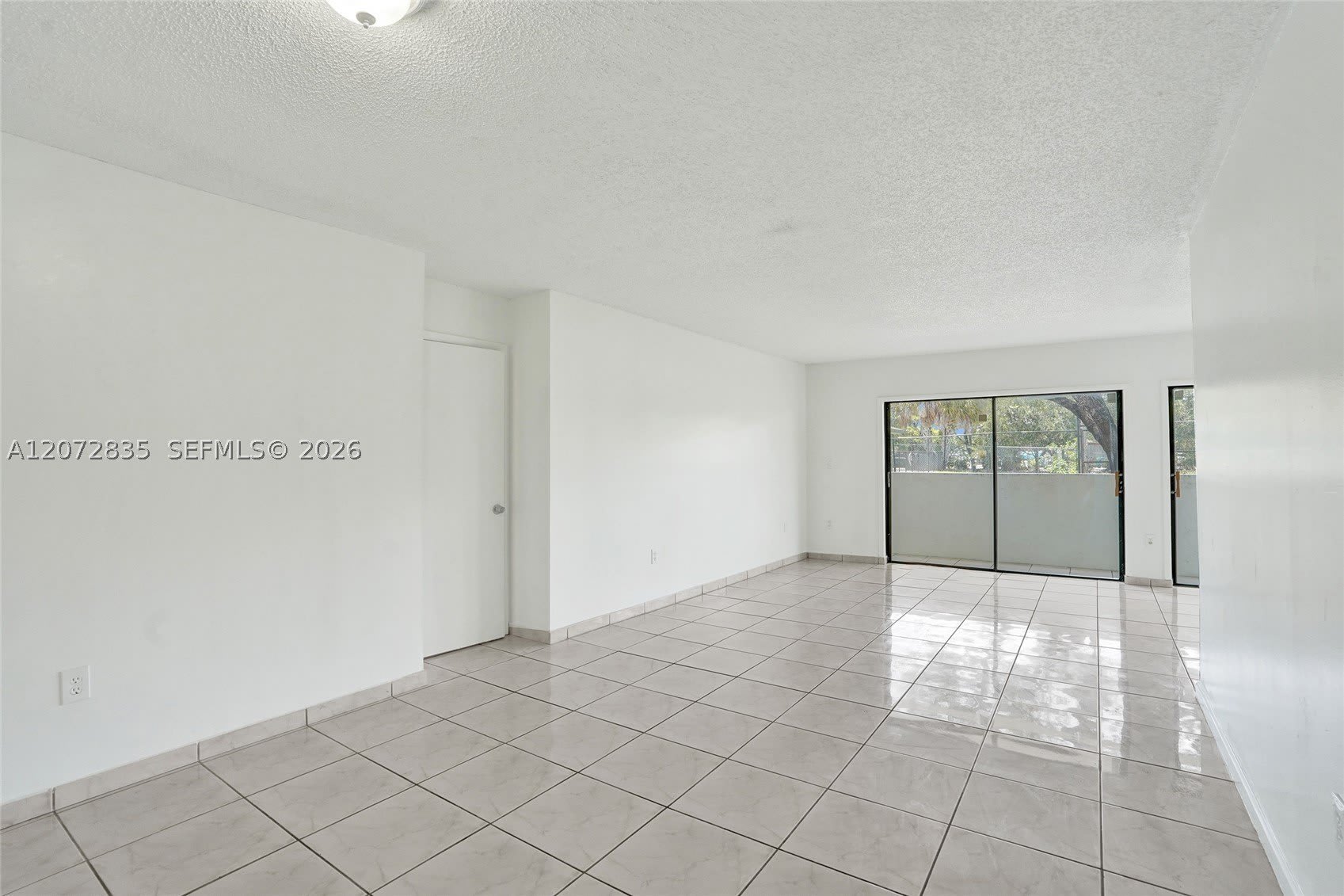 5700 SW 127th Ave – photo 4