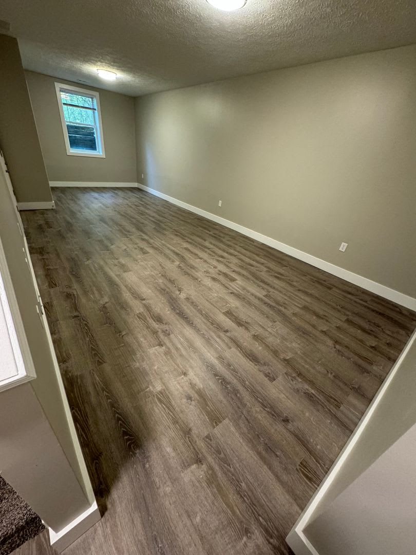 3 Bedroom/2.5 Bathroom only 1/2 Mile from IU Stadium – photo 4