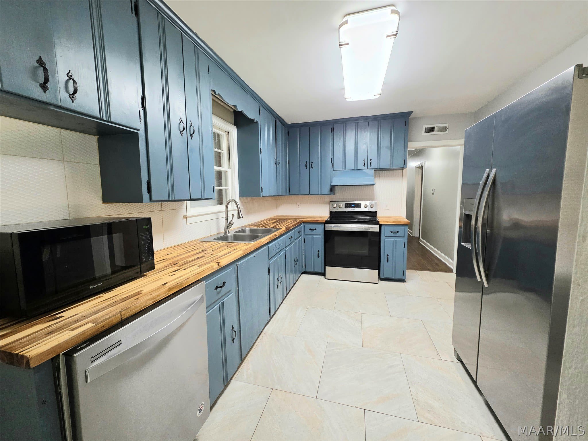 3739 Honeysuckle Court – photo 4