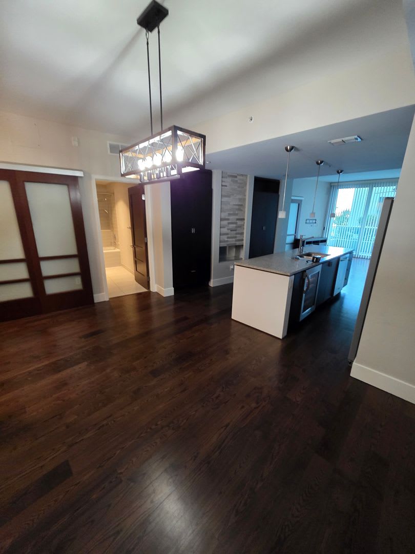 Luxurious 2/2 Modern Condo in Prestigious Channelside with Resort-Style Amenities – photo 4