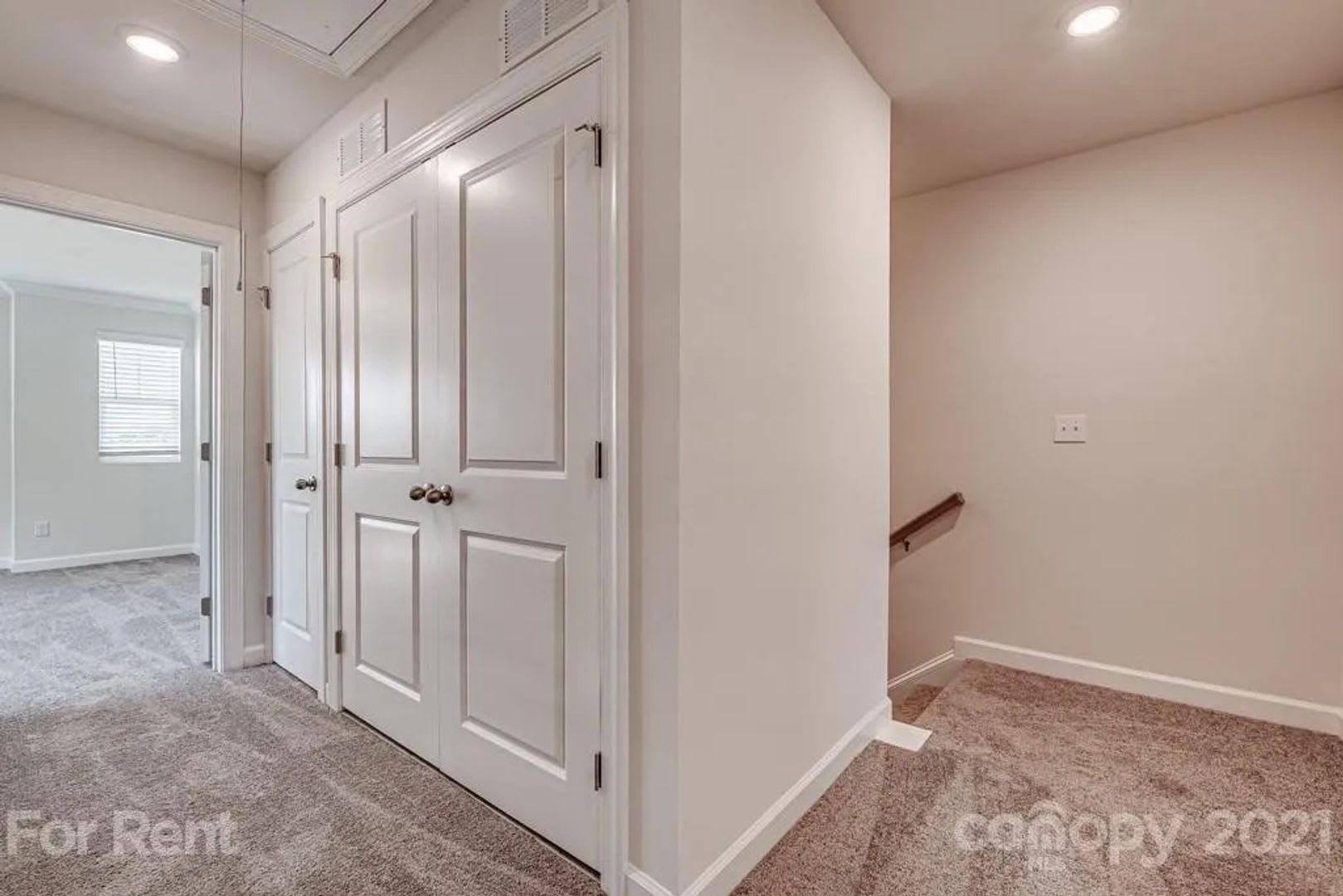 Room in 4 Bedroom Home at Tears Ln – photo 4