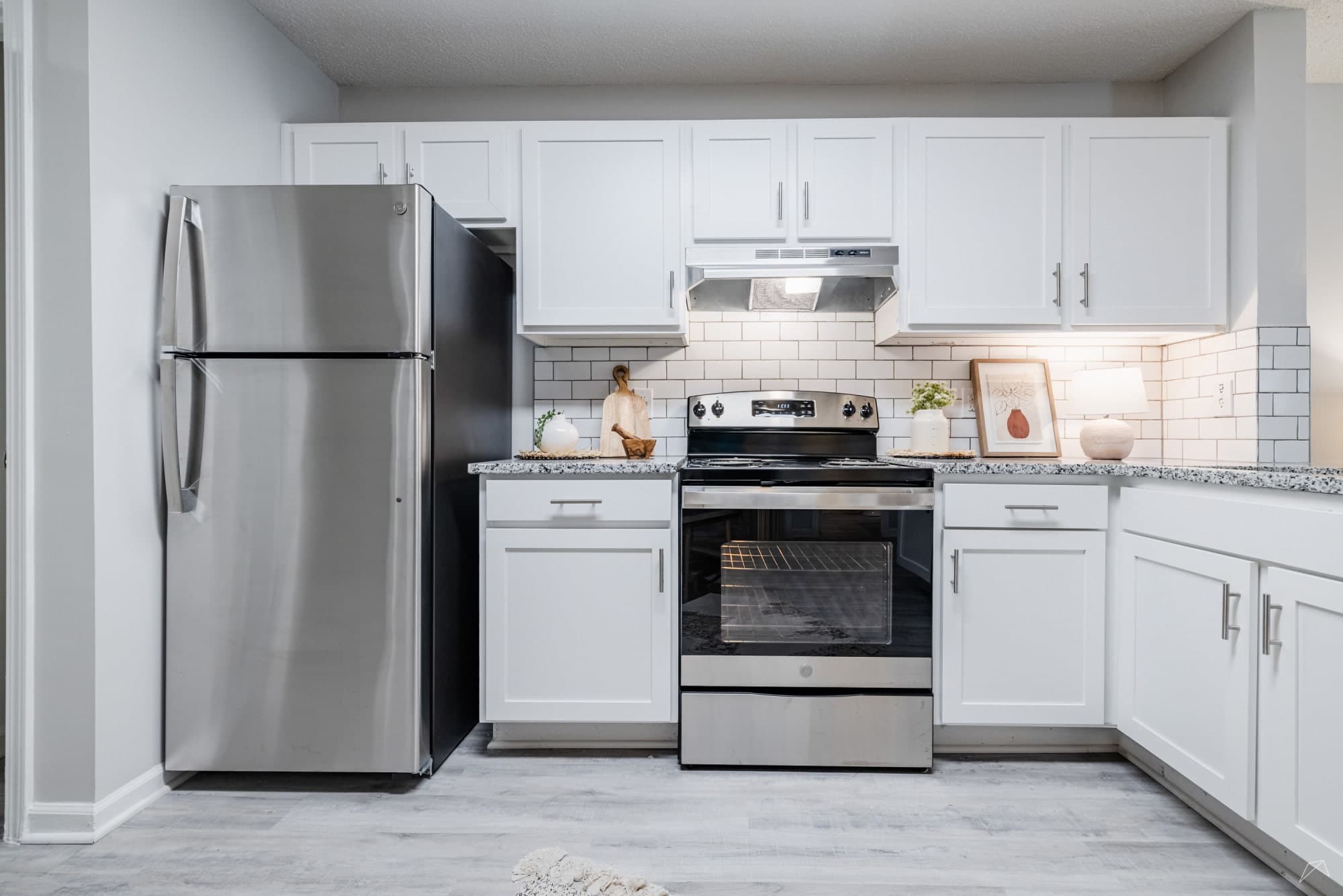Hawk Ridge Apartments – photo 2