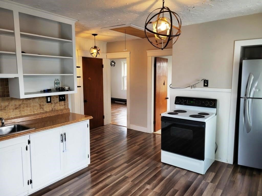 755 Franklin St – photo 2