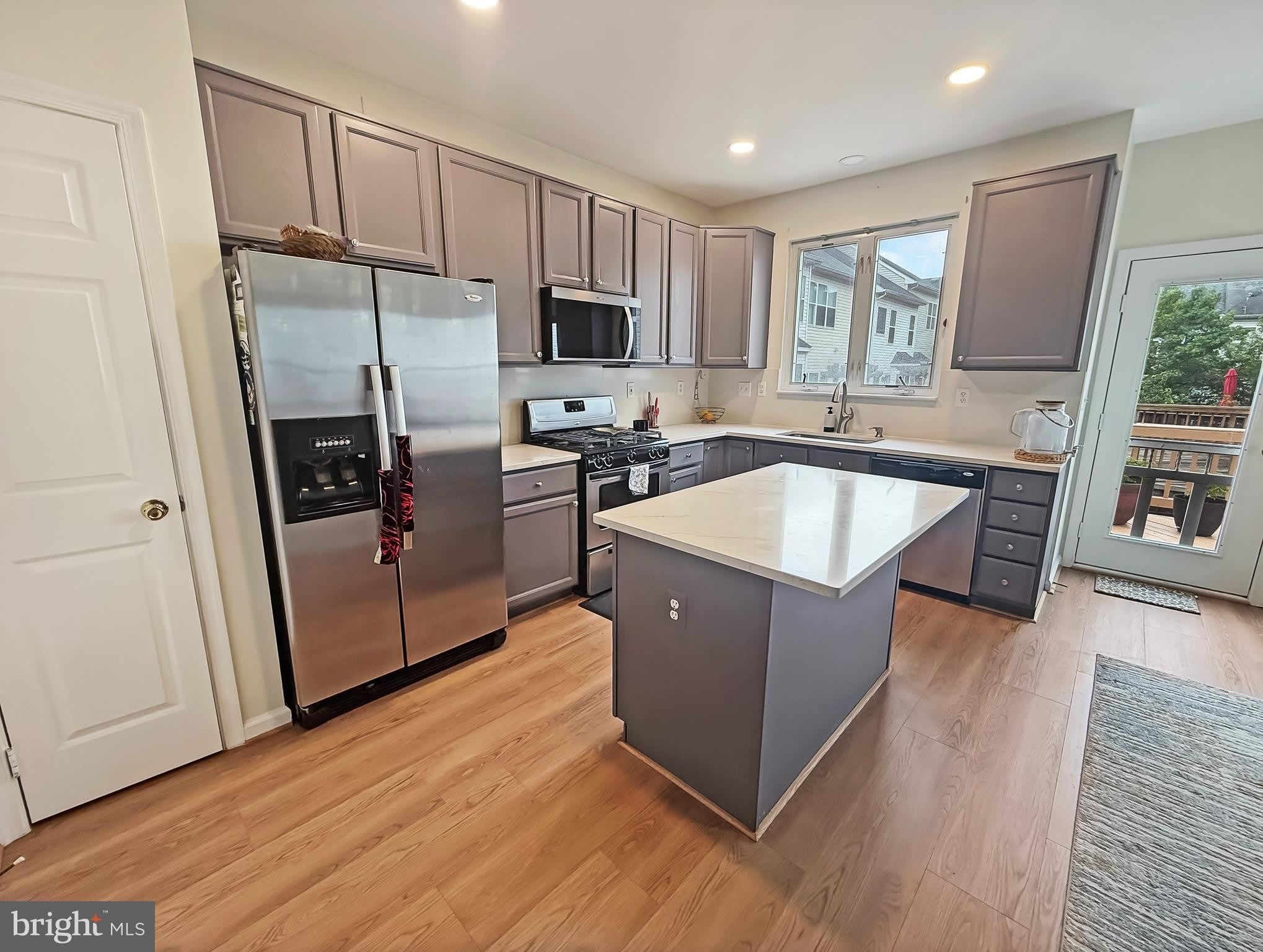 2535 JAMES MONROE Circle – photo 2