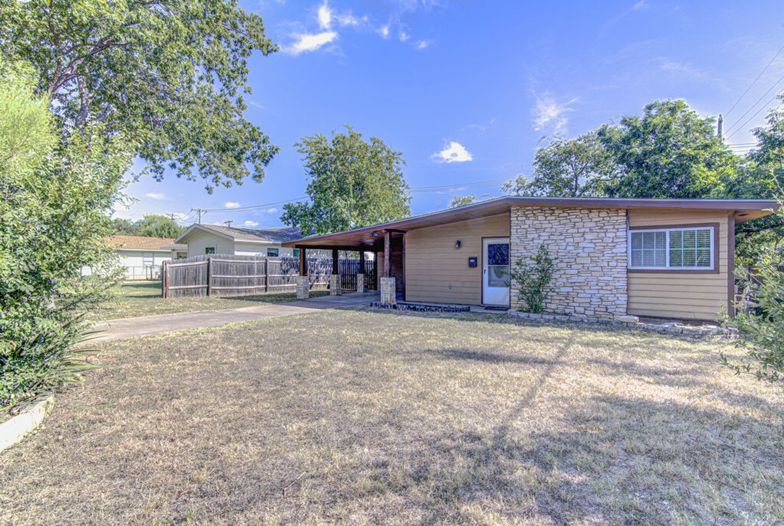 Well-Maintained 3 Bed Home with Spacious Backyard – photo 3