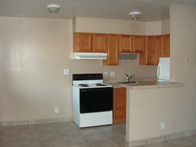 <b>One Bedroom Downstairs Southwest Reno Apartment<br><br> – photo 3