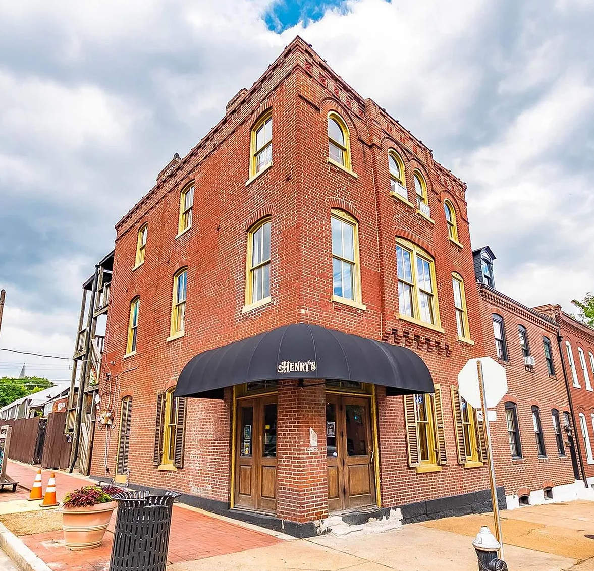 825 Allen Avenue – photo 1