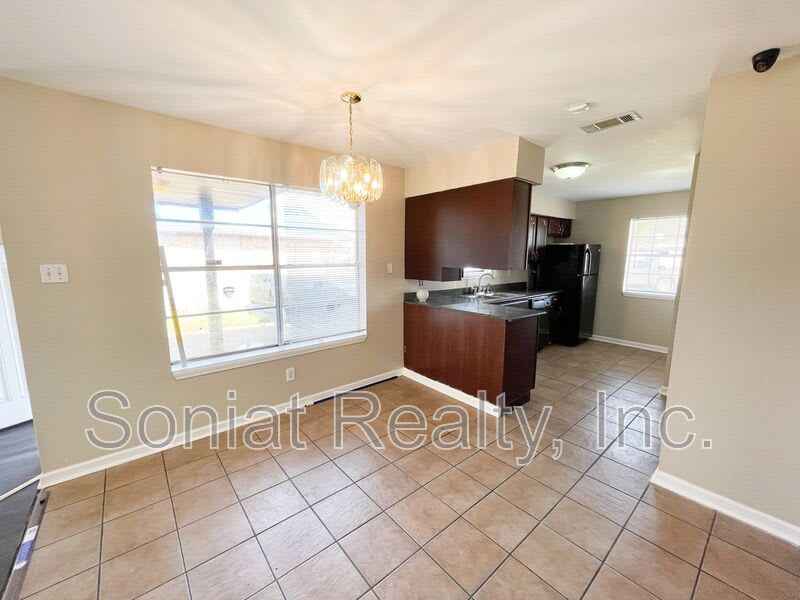 7596 Morel Street – photo 3