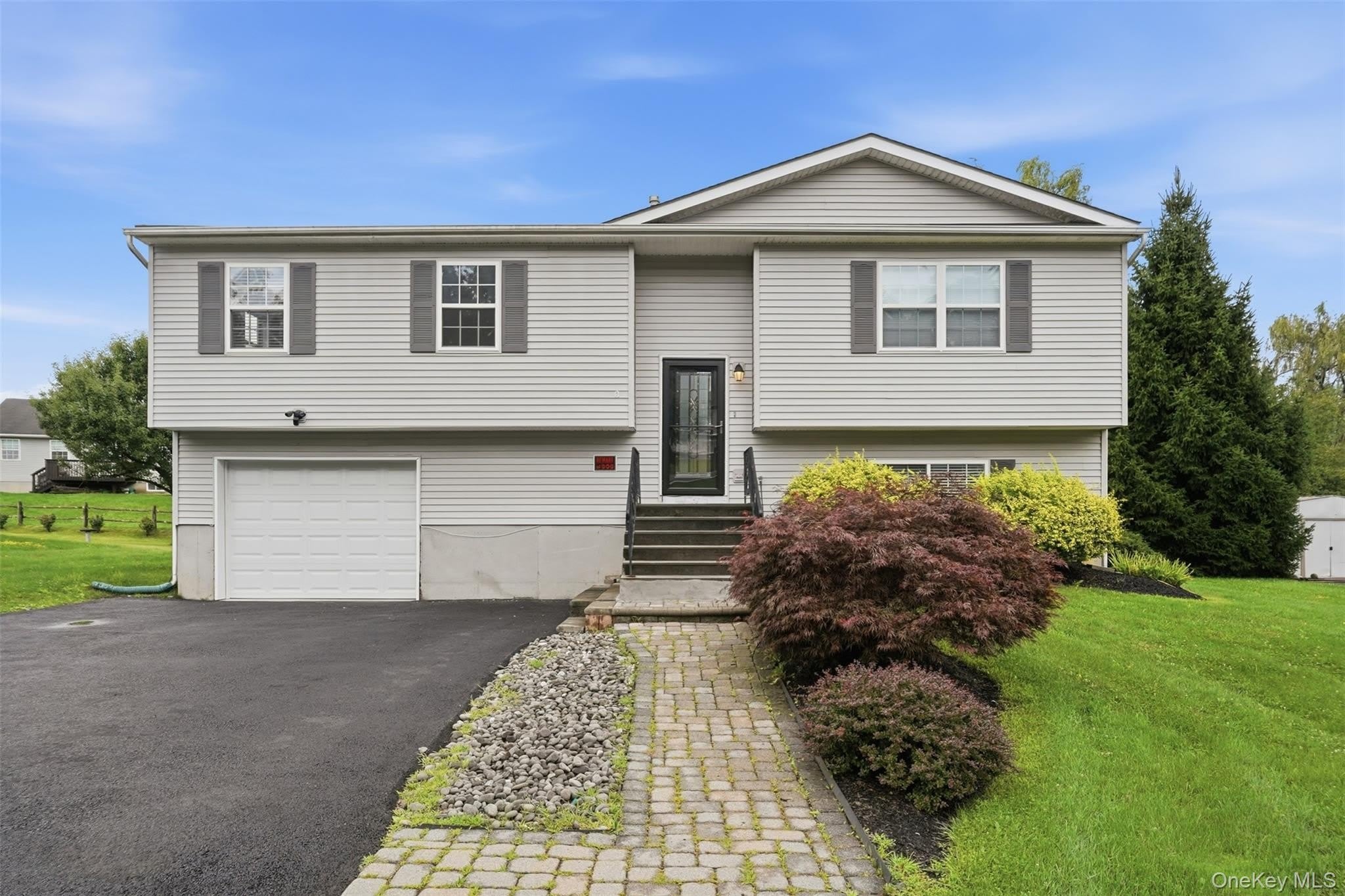 17 Watkins Drive – photo 1