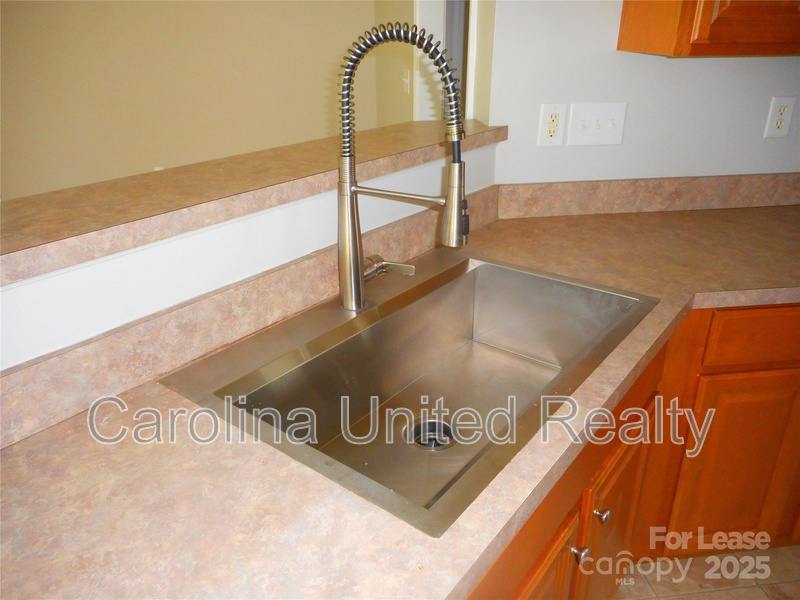 1018 Fountainbrook Dr – photo 5